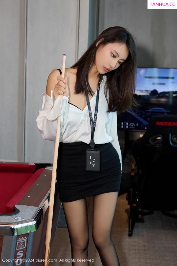   [XiuRen]高清写真图 2024.02.29 No.8155 lingyu69 黑丝美腿第10张图片